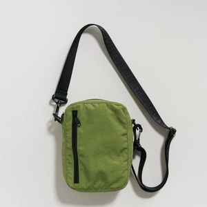 Baggu Sport Crossbody in Green Apple